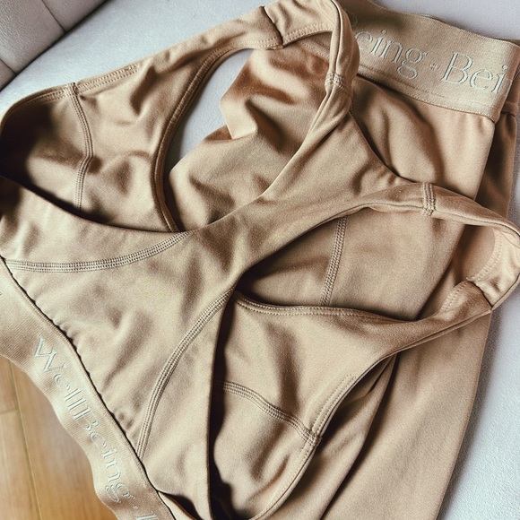 MoveWell Cypress Sports Bra (XS) + Bike Shorts (S) Set in Mocha Brown (Revolve) - Picture 4 of 16